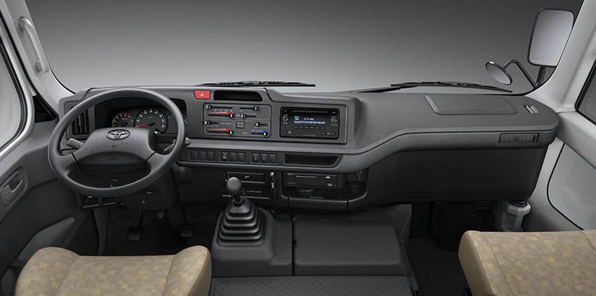 Toyota Coaster Cabina Interior